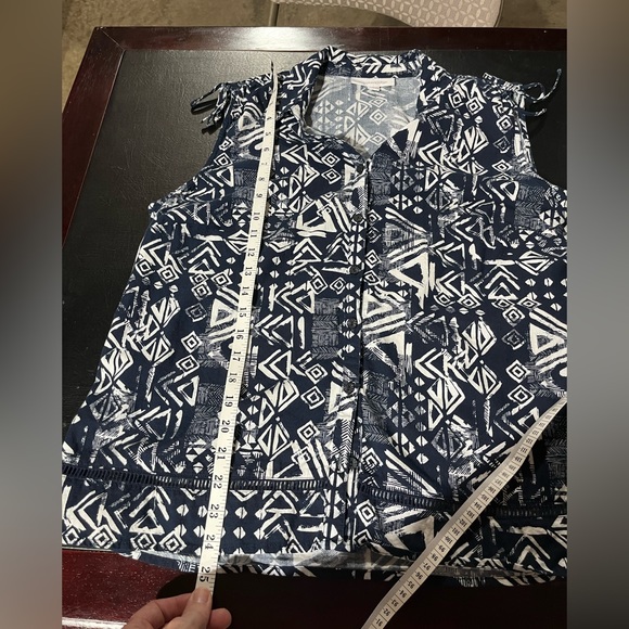 Breckenridge sleeveless blouse EUC - Picture 8 of 9